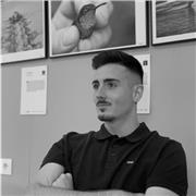 Hola! Soy Luis Martínez, graduado en Magisterio de Educación Primaria. Ofrezco clases particulares y de refuerzo para niños